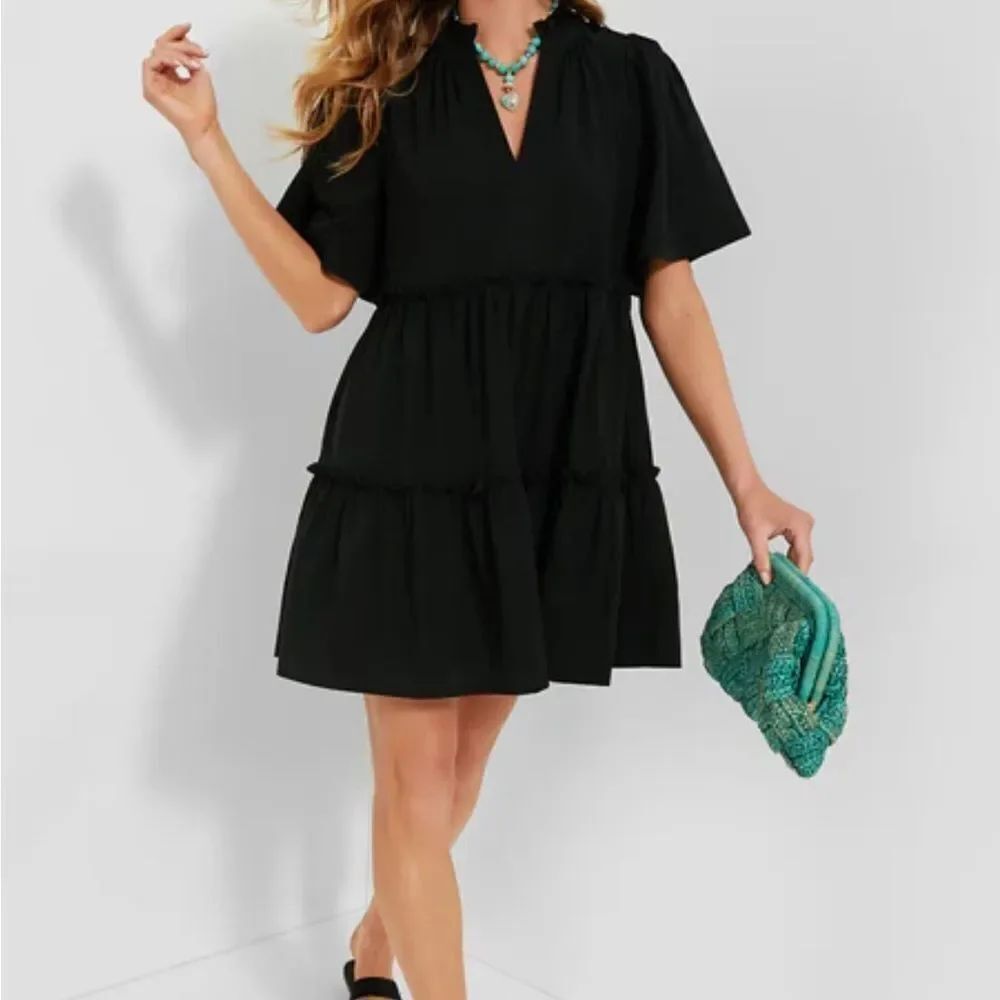 TUCKERNUCK
Black Crepe Crawford Dress Size L New No Tags